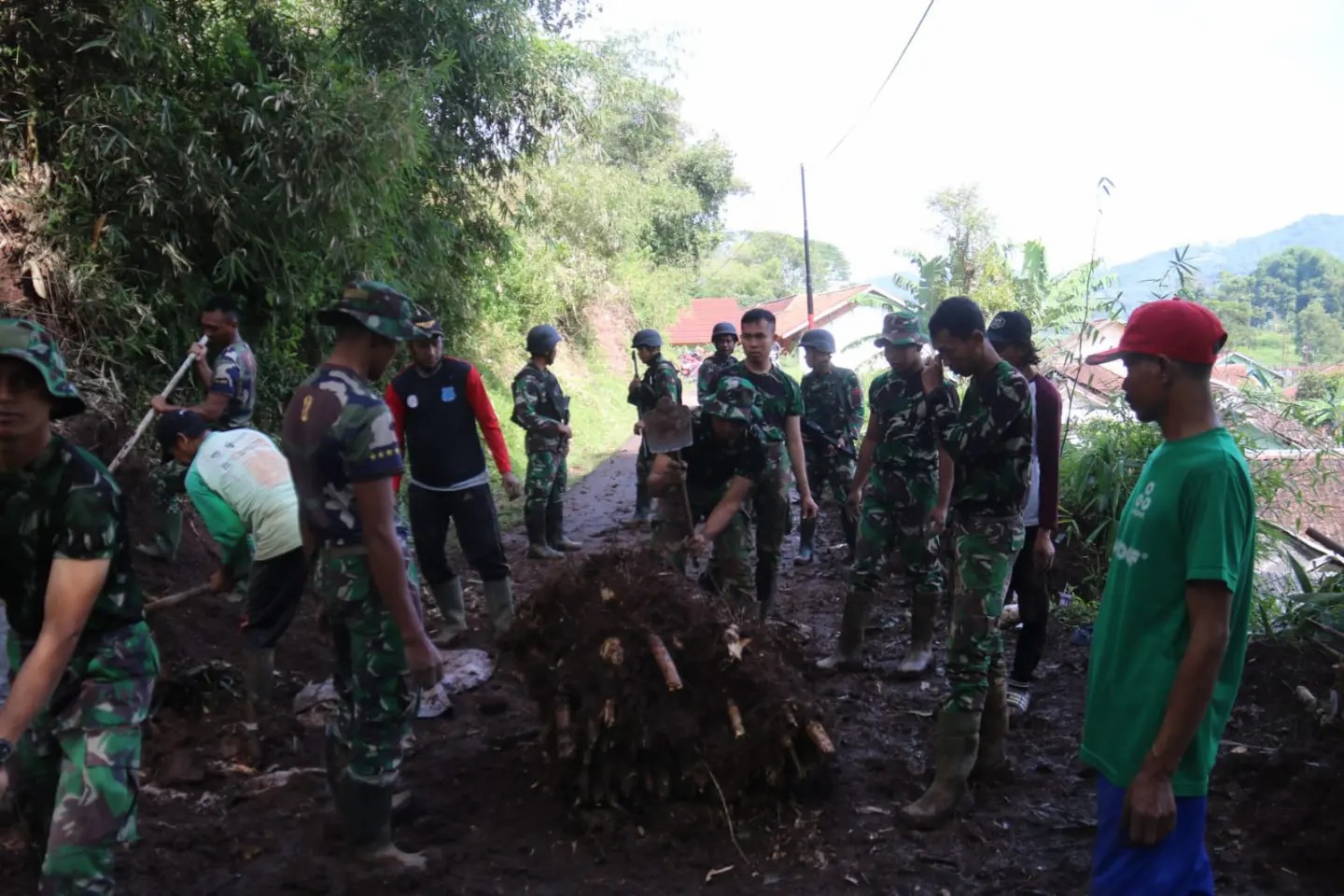 Tanggap Bencana Satgas Yonif Raider 303 Kostrad Di Medan Latihan Kostrad 3954