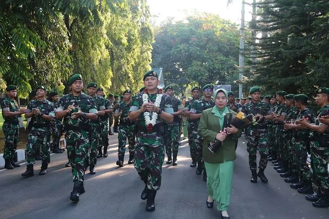 Pangku Jabatan Wadanyon Baru Disambut Dengan Tradisi Satuan Yonif Mr