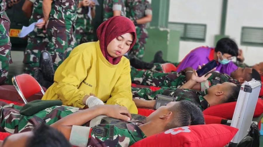 Prajurit Dan Persit Yonarhanud 16 Kostrad Bersemangat Ikuti Donor Darah Kostrad 0011