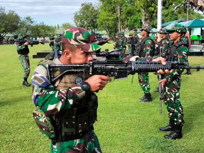 Prajurit Yonif 433 Kostrad Asah Kemampuan Tempur Dalam Latihan Menembak